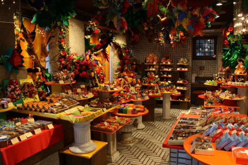 vitrine-UTELLE-min_candy_store_chocolate_shop_chocolate_switzerland-393515